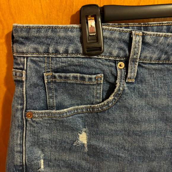 Old Navy‎ O.G. Short High Rise Distressed Jeans Rolled Cuff - Picture 3 of 16